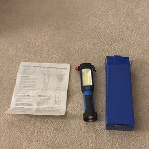 NWOT Securebrite COB Emergency Auto Tool/Flashlight/Flasher
